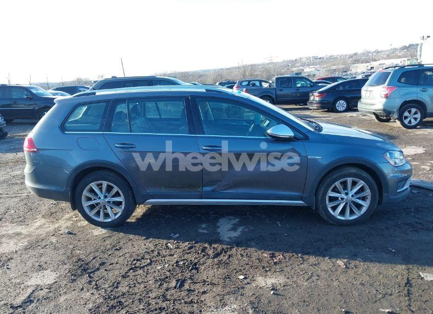 Photo 13 of 2017 Volkswagen Golf ALLTRACK TSI S/TSI SE/TSI SEL (VIN 3VWH17AU3HM514845)