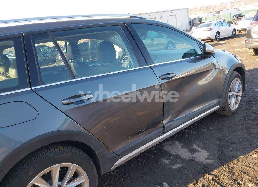 Photo 17 of 2017 Volkswagen Golf ALLTRACK TSI S/TSI SE/TSI SEL (VIN 3VWH17AU3HM514845)