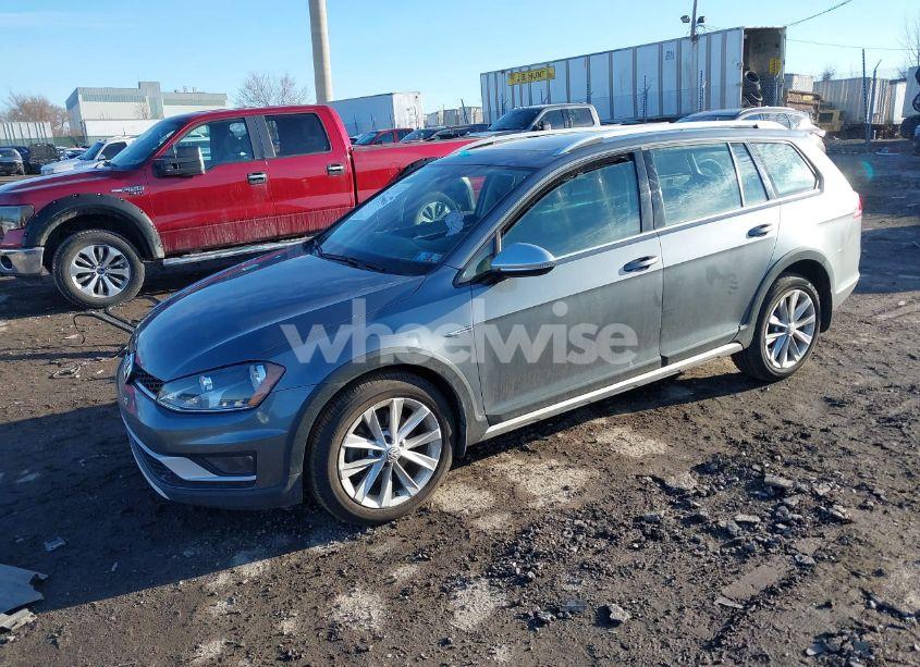Photo 2 of 2017 Volkswagen Golf ALLTRACK TSI S/TSI SE/TSI SEL (VIN 3VWH17AU3HM514845)