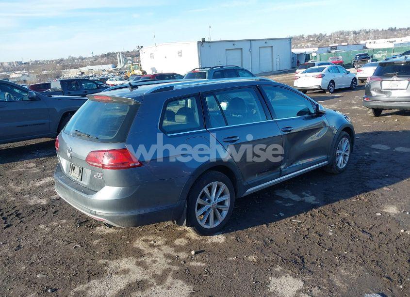 Photo 4 of 2017 Volkswagen Golf ALLTRACK TSI S/TSI SE/TSI SEL (VIN 3VWH17AU3HM514845)