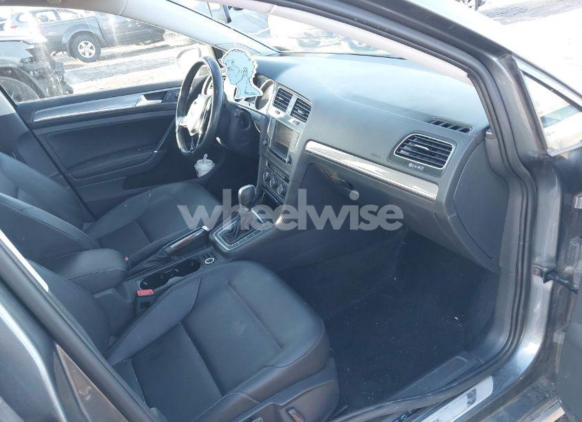 Photo 5 of 2017 Volkswagen Golf ALLTRACK TSI S/TSI SE/TSI SEL (VIN 3VWH17AU3HM514845)