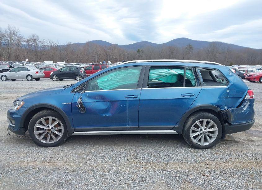 Photo 15 of 2017 Volkswagen Golf ALLTRACK TSI S/TSI SE/TSI SEL (VIN 3VWH17AU3HM540913)
