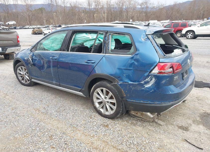 Photo 3 of 2017 Volkswagen Golf ALLTRACK TSI S/TSI SE/TSI SEL (VIN 3VWH17AU3HM540913)