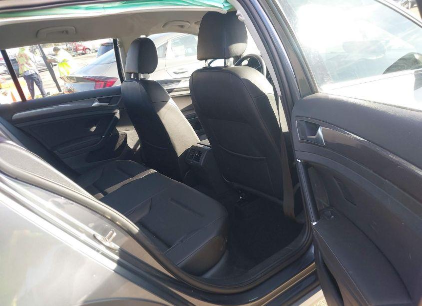 Photo 8 of 2018 Volkswagen Golf ALLTRACK TSI S/TSI SE/TSI SEL (VIN 3VWH17AU4JM757716)