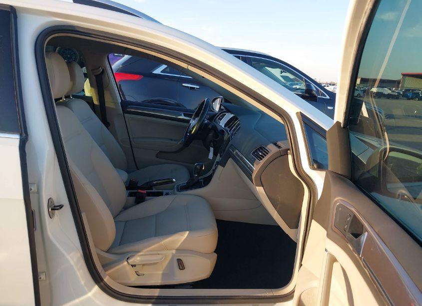 Photo 5 of 2017 Volkswagen Golf ALLTRACK TSI S/TSI SE/TSI SEL (VIN 3VWH17AU5HM519156)