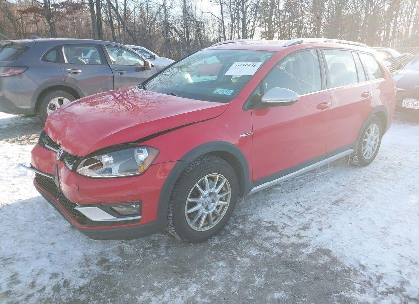 Photo 2 of 2017 Volkswagen Golf ALLTRACK TSI S/TSI SE/TSI SEL (VIN 3VWH17AU6HM510370)