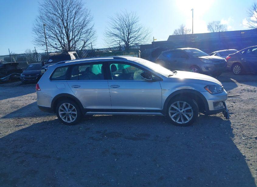 Photo 13 of 2017 Volkswagen Golf ALLTRACK TSI S/TSI SE/TSI SEL (VIN 3VWH17AU6HM517609)