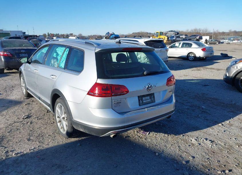 Photo 3 of 2017 Volkswagen Golf ALLTRACK TSI S/TSI SE/TSI SEL (VIN 3VWH17AU6HM517609)
