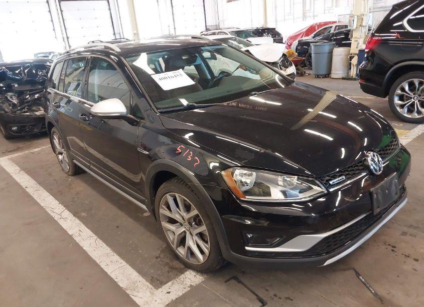 2017 Volkswagen Golf ALLTRACK TSI S/TSI SE/TSI SEL (VIN 3VWH17AU6HM522616) main photo
