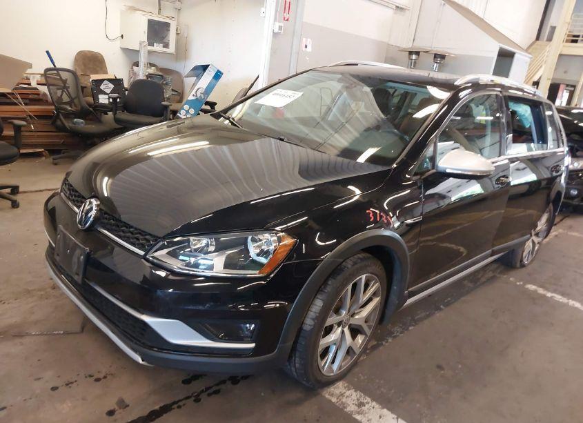 Photo 2 of 2017 Volkswagen Golf ALLTRACK TSI S/TSI SE/TSI SEL (VIN 3VWH17AU6HM522616)