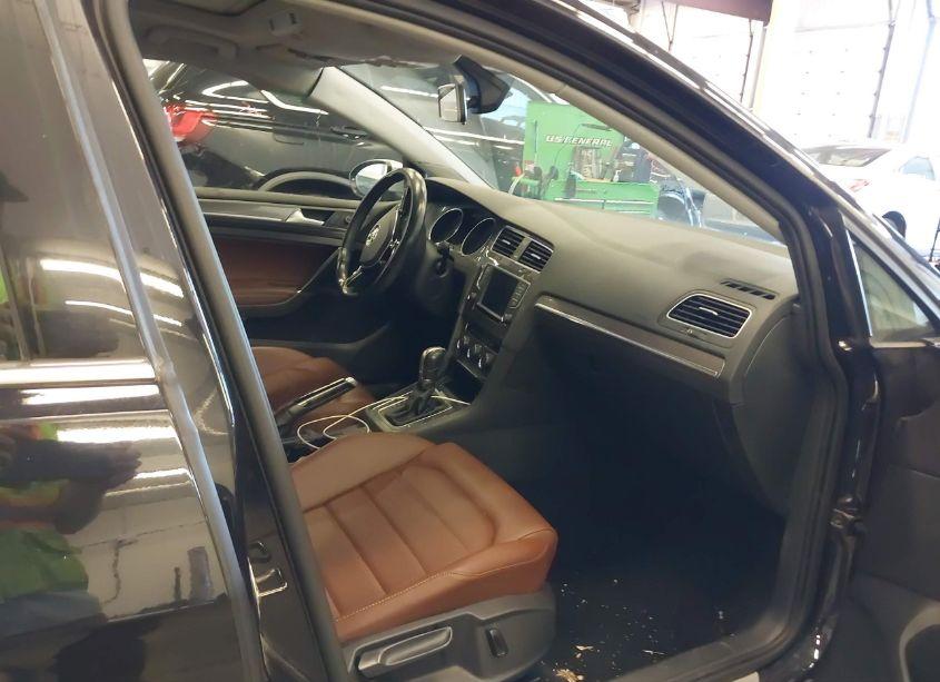 Photo 5 of 2017 Volkswagen Golf ALLTRACK TSI S/TSI SE/TSI SEL (VIN 3VWH17AU6HM522616)