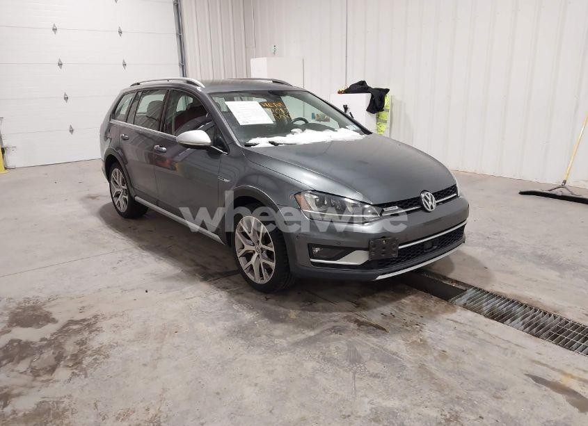 2017 Volkswagen Golf ALLTRACK TSI SEL (VIN 3VWH17AU7HM506120) main photo