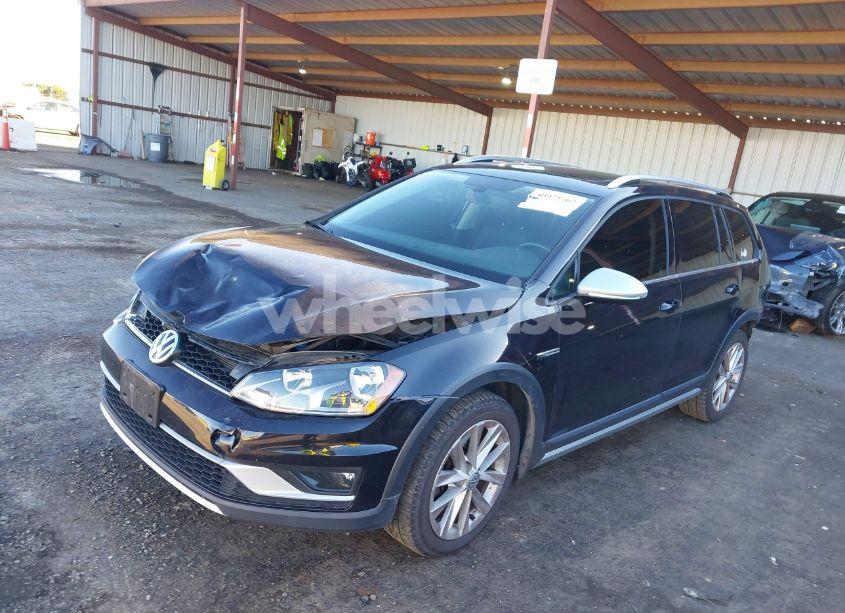 Photo 2 of 2017 Volkswagen Golf ALLTRACK TSI S/TSI SE/TSI SEL (VIN 3VWH17AU7HM515304)