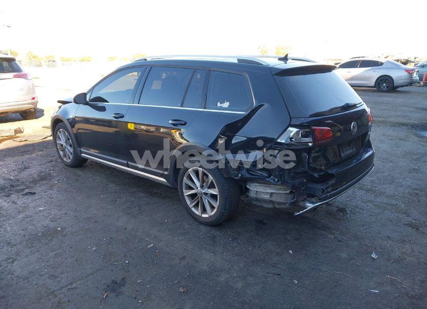 Photo 3 of 2017 Volkswagen Golf ALLTRACK TSI S/TSI SE/TSI SEL (VIN 3VWH17AU7HM515304)