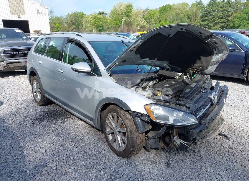 2017 Volkswagen Golf ALLTRACK TSI S/TSI SE/TSI SEL (VIN 3VWH17AU7HM528490) main photo