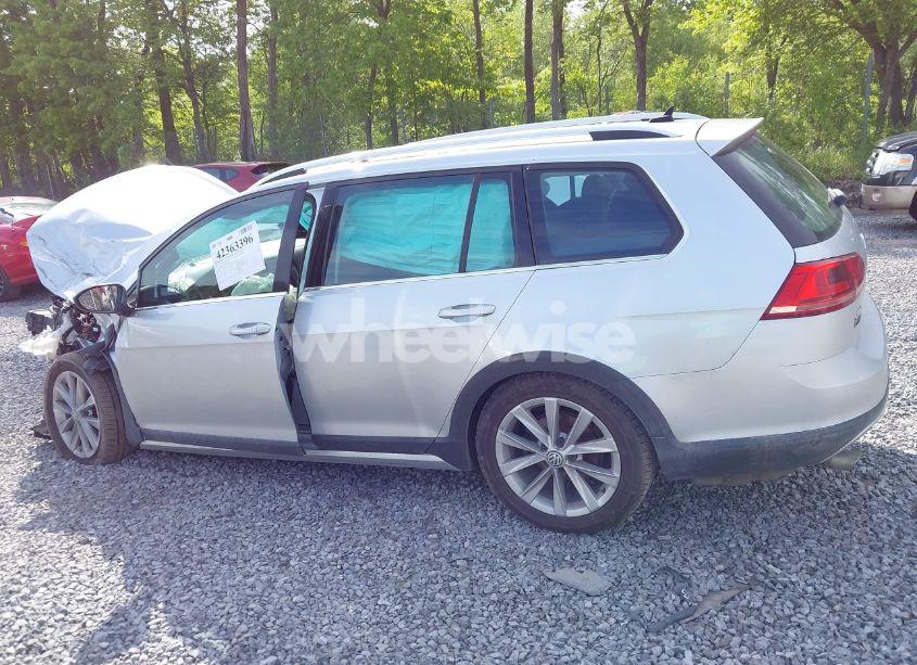 Photo 14 of 2017 Volkswagen Golf ALLTRACK TSI S/TSI SE/TSI SEL (VIN 3VWH17AU7HM528490)