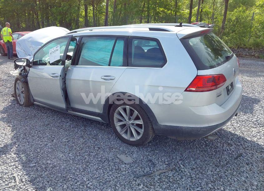 Photo 3 of 2017 Volkswagen Golf ALLTRACK TSI S/TSI SE/TSI SEL (VIN 3VWH17AU7HM528490)