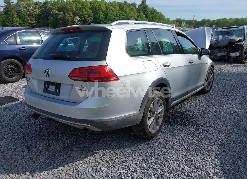 Photo 4 of 2017 Volkswagen Golf ALLTRACK TSI S/TSI SE/TSI SEL (VIN 3VWH17AU7HM528490)