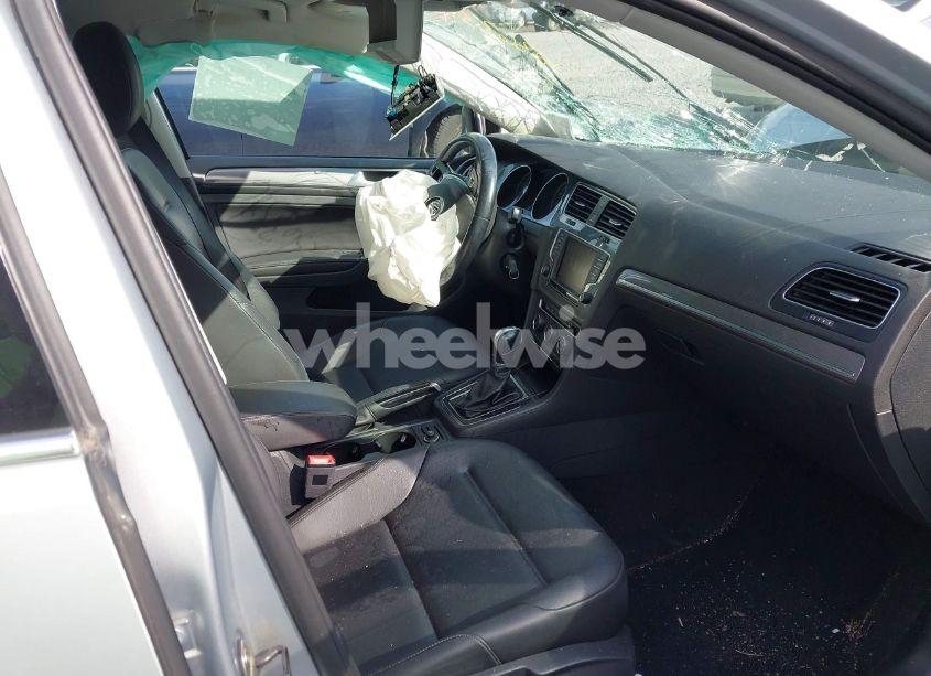 Photo 5 of 2017 Volkswagen Golf ALLTRACK TSI S/TSI SE/TSI SEL (VIN 3VWH17AU7HM528490)