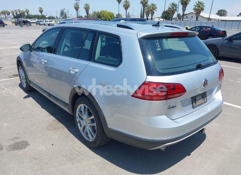 Photo 3 of 2017 Volkswagen Golf ALLTRACK TSI S/TSI SE/TSI SEL (VIN 3VWH17AU7HM530336)