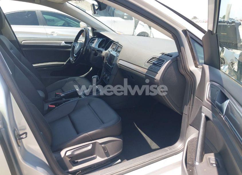 Photo 5 of 2017 Volkswagen Golf ALLTRACK TSI S/TSI SE/TSI SEL (VIN 3VWH17AU7HM530336)