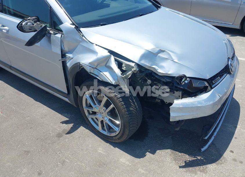 Photo 6 of 2017 Volkswagen Golf ALLTRACK TSI S/TSI SE/TSI SEL (VIN 3VWH17AU7HM530336)