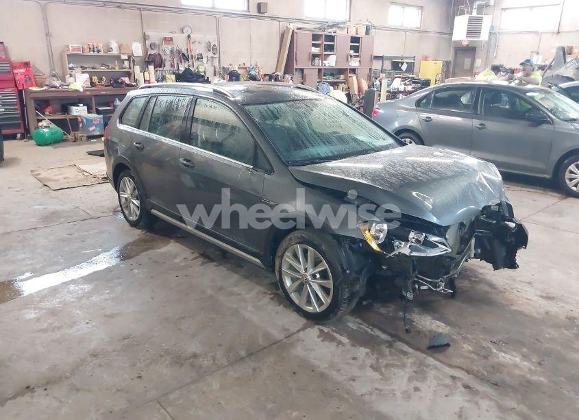 2017 Volkswagen Golf ALLTRACK TSI S/TSI SE/TSI SEL (VIN 3VWH17AU8HM513173) main photo