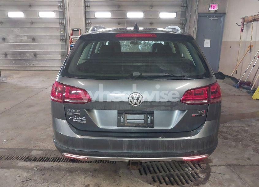 Photo 16 of 2017 Volkswagen Golf ALLTRACK TSI S/TSI SE/TSI SEL (VIN 3VWH17AU8HM513173)