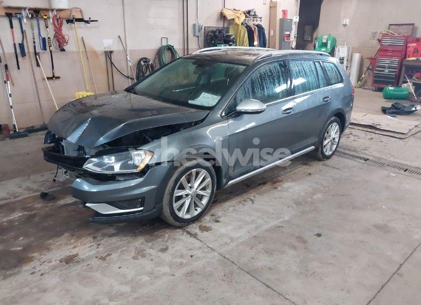 Photo 2 of 2017 Volkswagen Golf ALLTRACK TSI S/TSI SE/TSI SEL (VIN 3VWH17AU8HM513173)