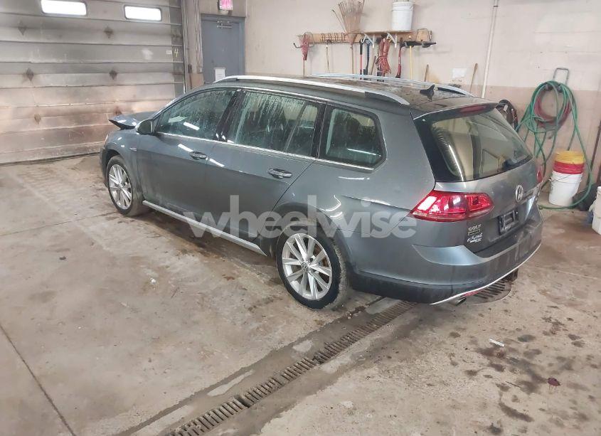 Photo 3 of 2017 Volkswagen Golf ALLTRACK TSI S/TSI SE/TSI SEL (VIN 3VWH17AU8HM513173)