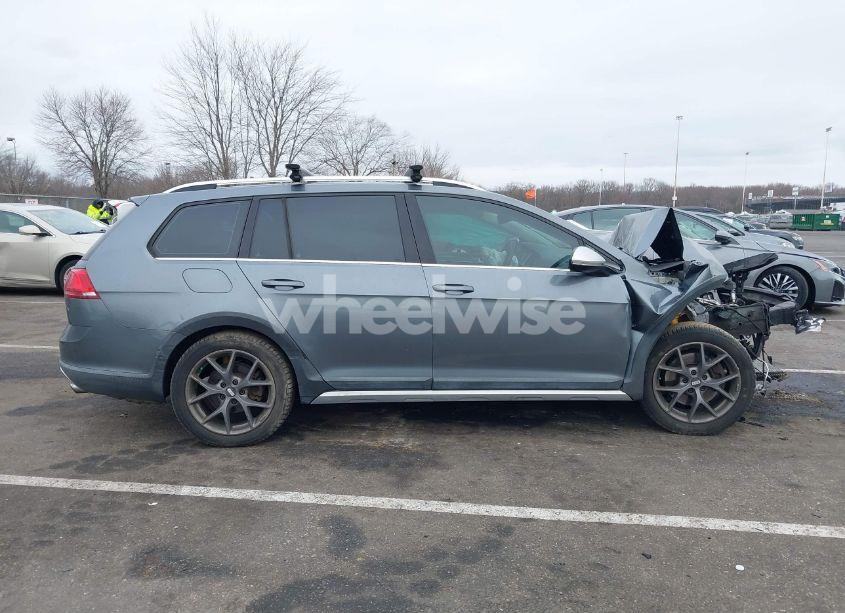 Photo 13 of 2017 Volkswagen Golf ALLTRACK TSI S/TSI SE/TSI SEL (VIN 3VWH17AU9HM513277)