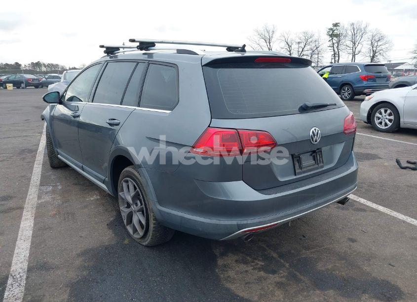 Photo 3 of 2017 Volkswagen Golf ALLTRACK TSI S/TSI SE/TSI SEL (VIN 3VWH17AU9HM513277)