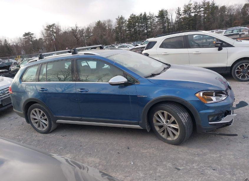 Photo 13 of 2017 Volkswagen Golf ALLTRACK TSI S/TSI SE/TSI SEL (VIN 3VWH17AU9HM531553)