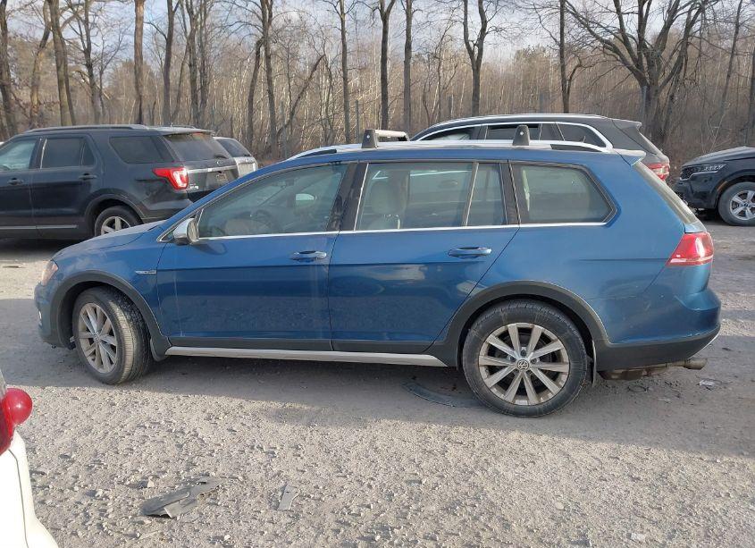 Photo 14 of 2017 Volkswagen Golf ALLTRACK TSI S/TSI SE/TSI SEL (VIN 3VWH17AU9HM531553)