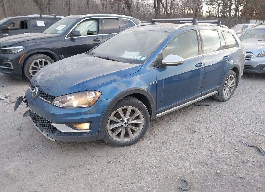 Photo 2 of 2017 Volkswagen Golf ALLTRACK TSI S/TSI SE/TSI SEL (VIN 3VWH17AU9HM531553)
