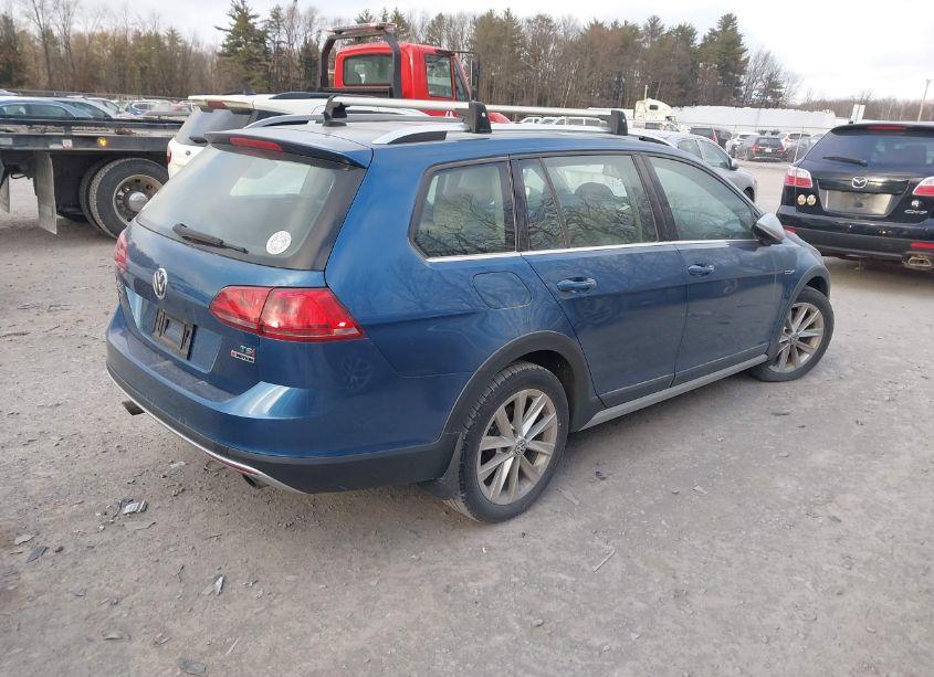 Photo 4 of 2017 Volkswagen Golf ALLTRACK TSI S/TSI SE/TSI SEL (VIN 3VWH17AU9HM531553)