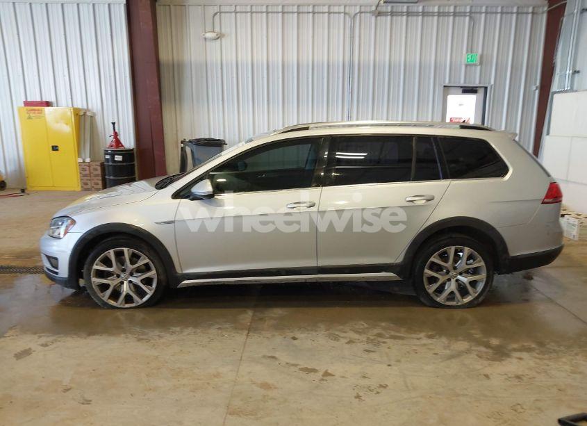 Photo 15 of 2017 Volkswagen Golf ALLTRACK TSI S/TSI SE/TSI SEL (VIN 3VWH17AU9HM532332)