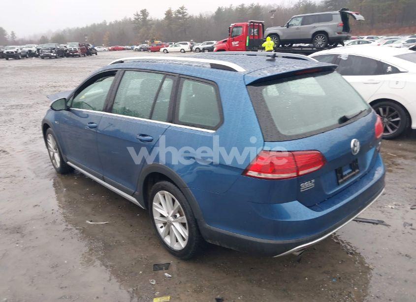 Photo 3 of 2018 Volkswagen Golf ALLTRACK TSI S/TSI SE/TSI SEL (VIN 3VWH17AU9JM759994)