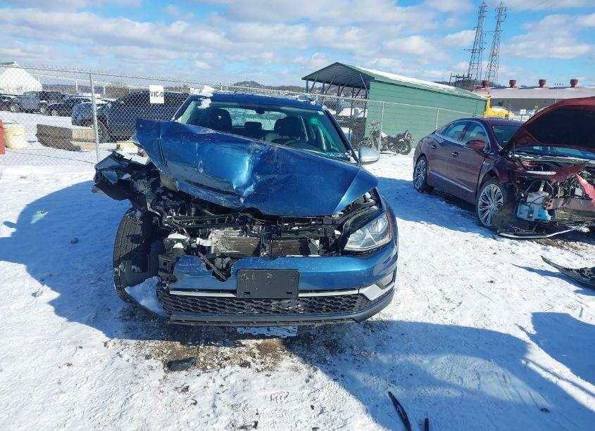 Photo 11 of 2017 Volkswagen Golf ALLTRACK TSI S/TSI SE/TSI SEL (VIN 3VWH17AUXHM512042)