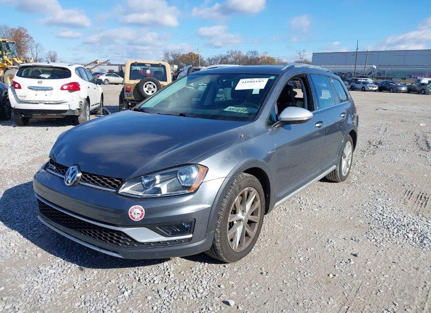Photo 2 of 2017 Volkswagen Golf ALLTRACK TSI S/TSI SE/TSI SEL (VIN 3VWH17AUXHM525289)