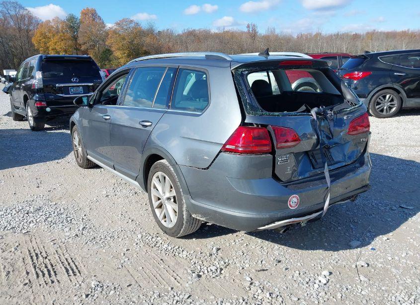 Photo 3 of 2017 Volkswagen Golf ALLTRACK TSI S/TSI SE/TSI SEL (VIN 3VWH17AUXHM525289)