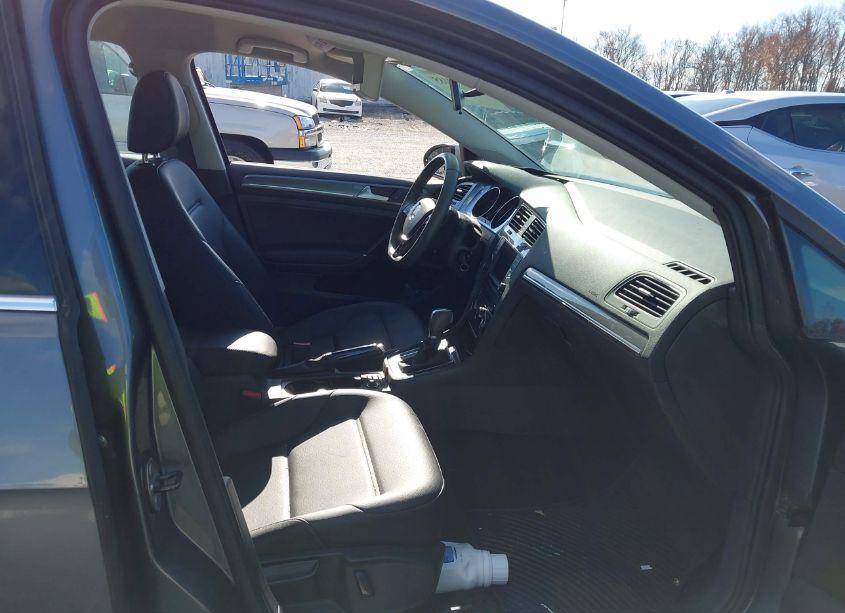 Photo 5 of 2017 Volkswagen Golf ALLTRACK TSI S/TSI SE/TSI SEL (VIN 3VWH17AUXHM525289)