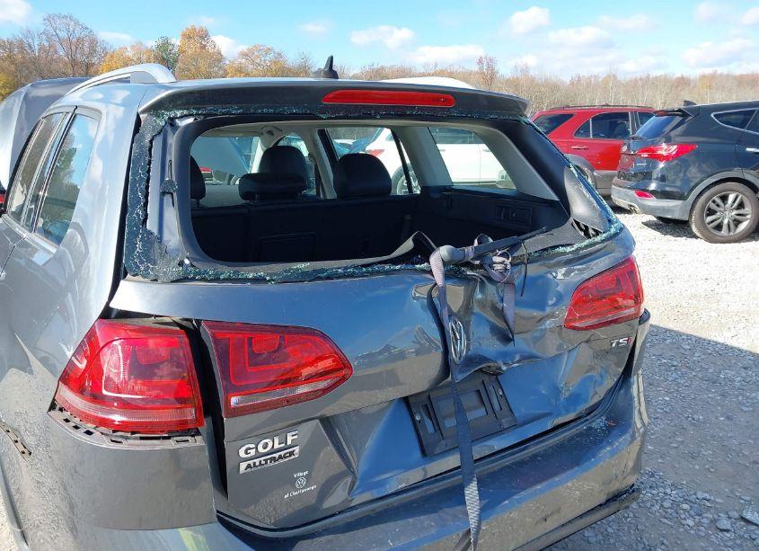 Photo 6 of 2017 Volkswagen Golf ALLTRACK TSI S/TSI SE/TSI SEL (VIN 3VWH17AUXHM525289)