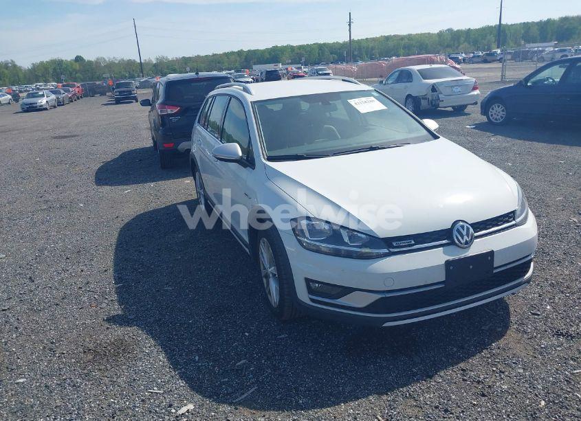 2019 Volkswagen Golf ALLTRACK TSI S/TSI SE/TSI SEL (VIN 3VWH17AUXKM501078) main photo