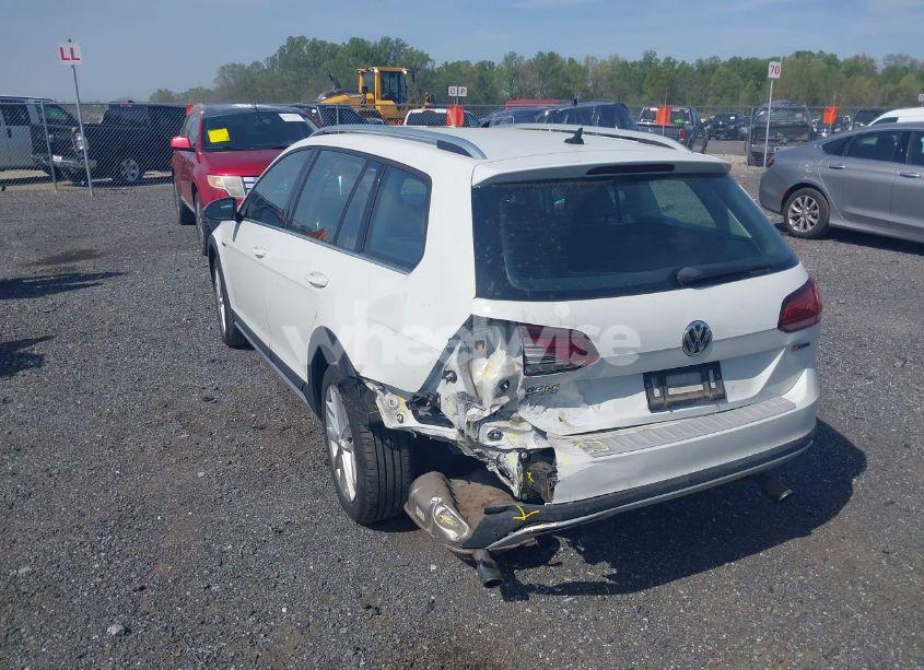 Photo 3 of 2019 Volkswagen Golf ALLTRACK TSI S/TSI SE/TSI SEL (VIN 3VWH17AUXKM501078)