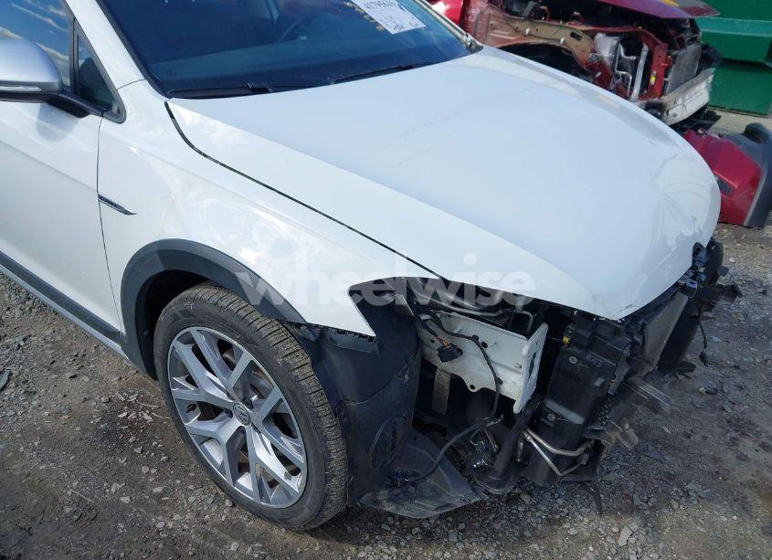 Photo 6 of 2019 Volkswagen Golf ALLTRACK TSI S/TSI SE/TSI SEL (VIN 3VWH17AUXKM505664)