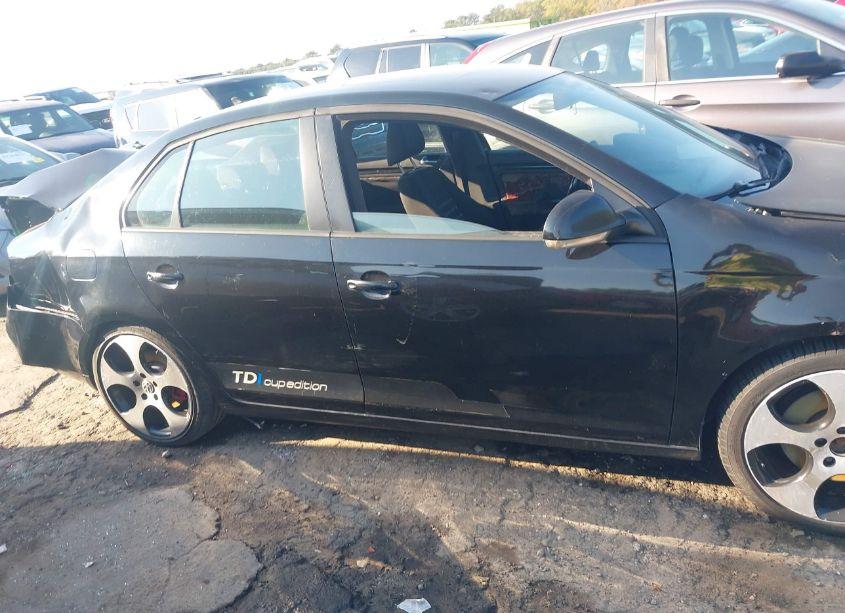 Photo 13 of 2010 Volkswagen Jetta TDI CUP EDITION (VIN 3VWHL7AJ0AM176004)