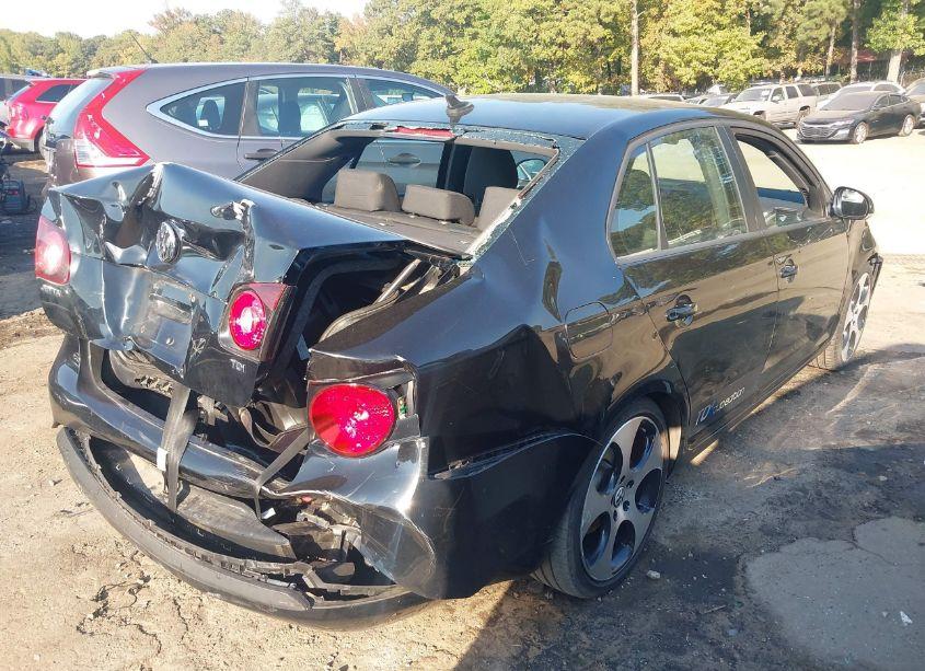 Photo 4 of 2010 Volkswagen Jetta TDI CUP EDITION (VIN 3VWHL7AJ0AM176004)