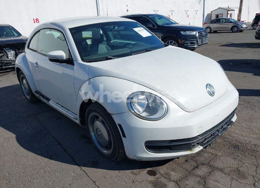 2012 Volkswagen Beetle 2.5L (VIN 3VWHP7AT6CM622309) main photo