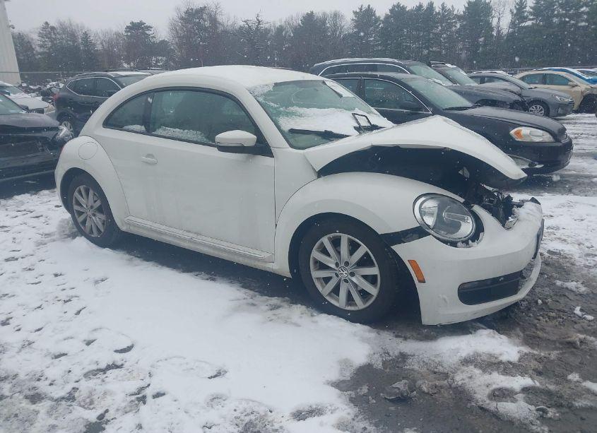 2013 Volkswagen Beetle 2.5L (VIN 3VWHP7AT7DM684187) main photo